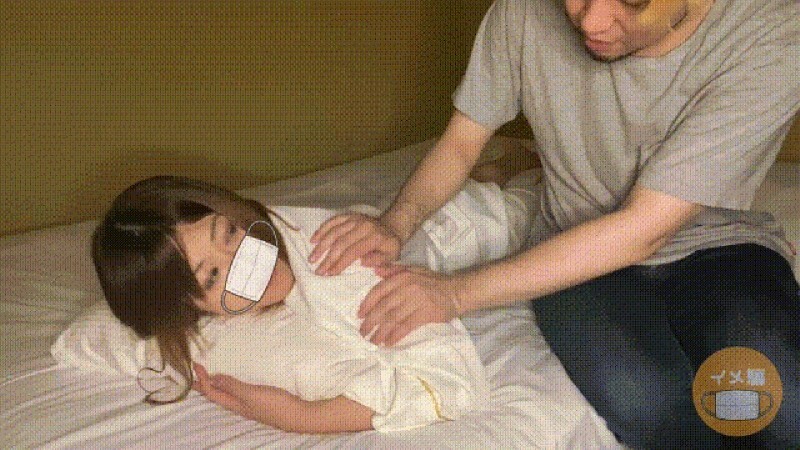 FC2-PPV-4805538 I creampied my friend's wife while giving her an oil massage IMEDAMAFC2