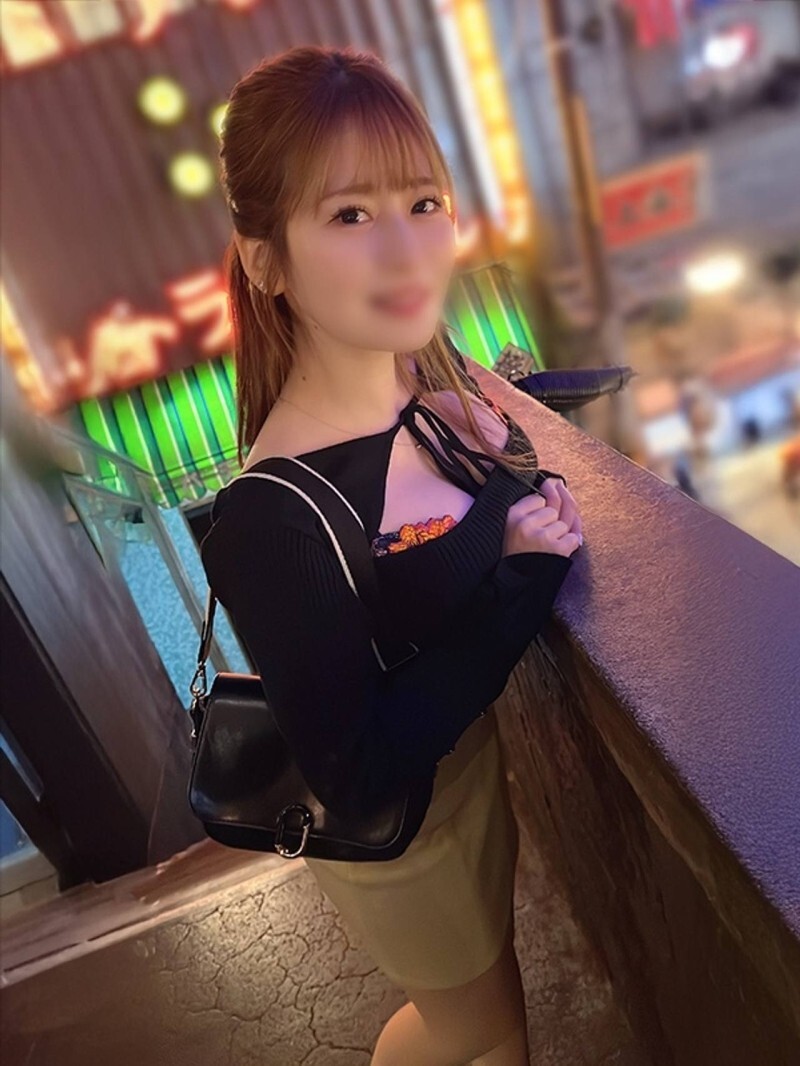 FC2-PPV-4789125 [Super hot, the strongest married woman] A 29-year-old wife in her 30s with soft, supple skin who feels amazing to hug. She spreads he